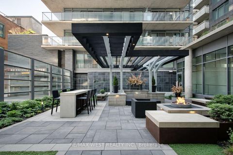 Photo 13 at 310 - 650 King Street W, Waterfront Communities C1, Toronto