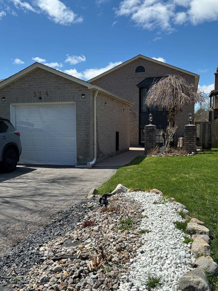 Photo 4 at 594 Waverly Street N, McLaughlin, Oshawa