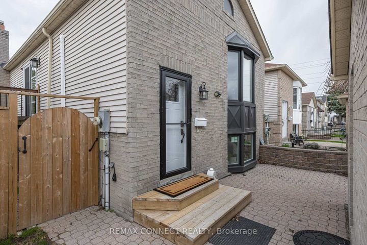 Photo 8 at 594 Waverly Street N, McLaughlin, Oshawa