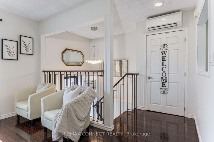 Photo 10 at 594 Waverly Street N, McLaughlin, Oshawa