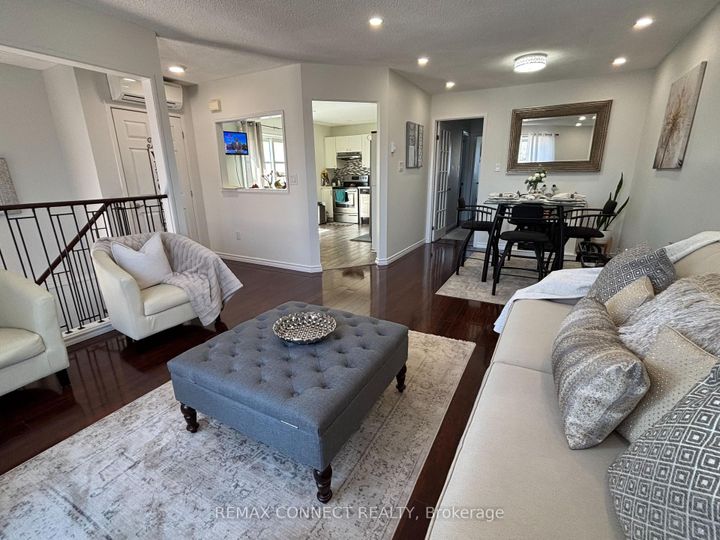 Photo 12 at 594 Waverly Street N, McLaughlin, Oshawa