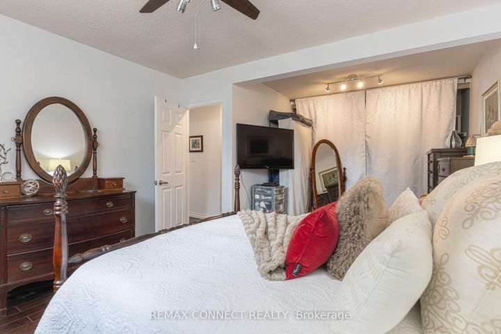 Photo 27 at 594 Waverly Street N, McLaughlin, Oshawa