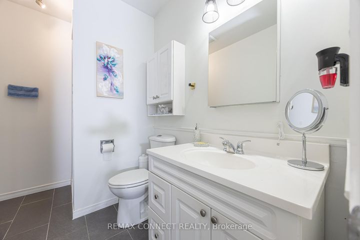 Photo 29 at 594 Waverly Street N, McLaughlin, Oshawa