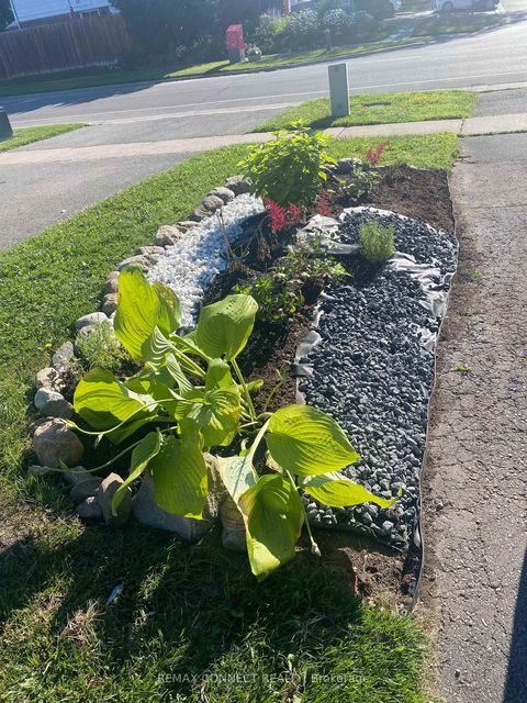 Photo 5 at 594 Waverly Street N, McLaughlin, Oshawa