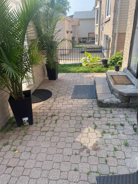 Photo 6 at 594 Waverly Street N, McLaughlin, Oshawa