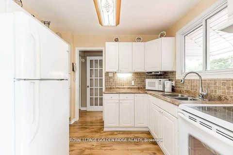 Photo 2 at 2082 Lea Road, Alcona, Innisfil