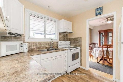 Photo 3 at 2082 Lea Road, Alcona, Innisfil