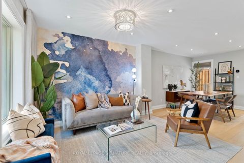 Photo 2 at 100 Sussex Avenue, University, Toronto