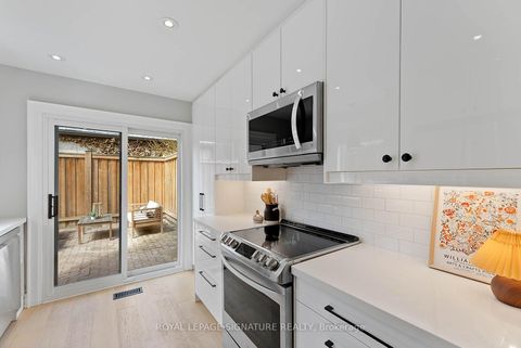 Photo 12 at 100 Sussex Avenue, University, Toronto