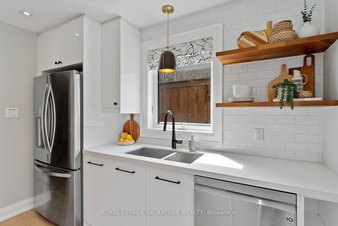 Photo 13 at 100 Sussex Avenue, University, Toronto