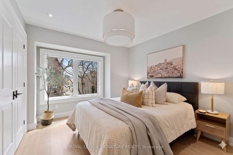 Photo 21 at 100 Sussex Avenue, University, Toronto