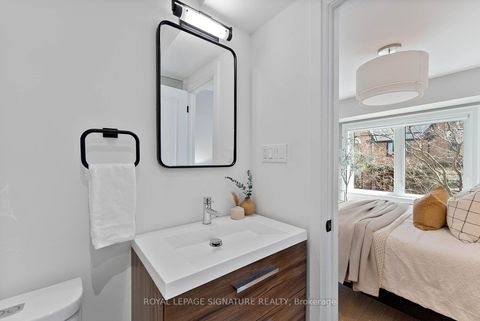 Photo 26 at 100 Sussex Avenue, University, Toronto