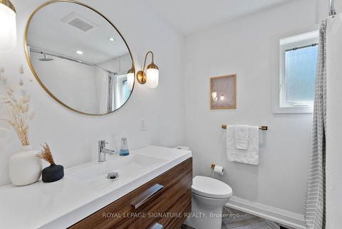 Photo 30 at 100 Sussex Avenue, University, Toronto