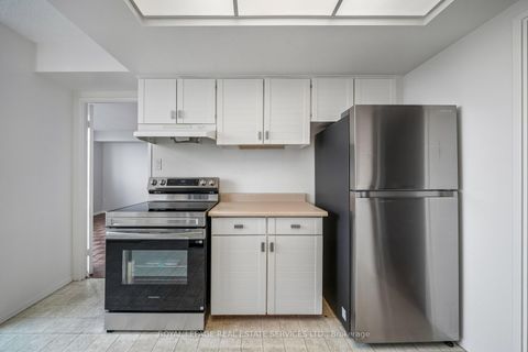 Photo 8 at 2001 - 75 Wynford Heights Crescent, Don Mills, Toronto