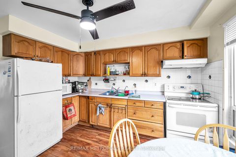 Photo 7 at 15 - 175 Trudelle Street, Eglinton East, Toronto