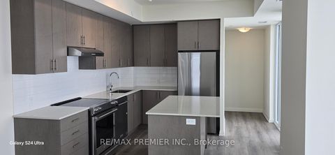 Photo 3 at 1515 - 8960 Jane Street, Vellore Village, Vaughan