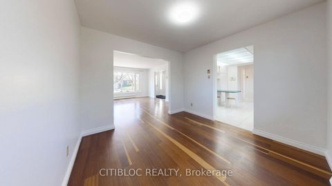 Photo 5 at 11 Castle Hill Drive, L'Amoreaux, Toronto