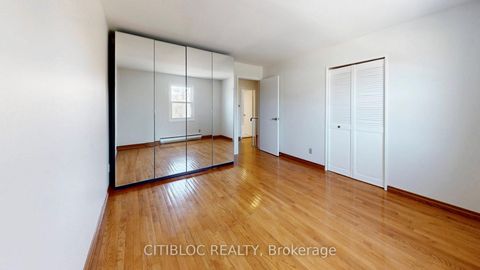 Photo 17 at 11 Castle Hill Drive, L'Amoreaux, Toronto