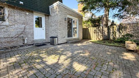 Photo 23 at 11 Castle Hill Drive, L'Amoreaux, Toronto