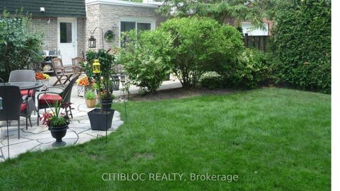 Photo 26 at 11 Castle Hill Drive, L'Amoreaux, Toronto