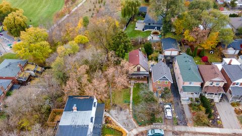 Photo 12 at 16 Cliff Street, Smythe, Toronto