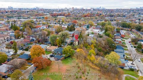 Photo 20 at 16 Cliff Street, Smythe, Toronto