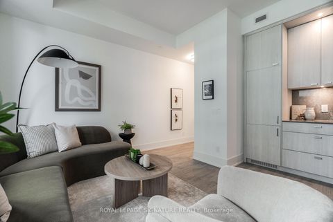 Photo 3 at 501 - 115 Denison Avenue, Chinatown, Toronto