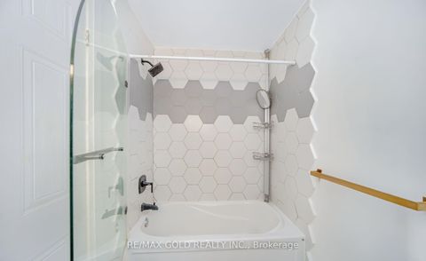 Photo 18 at 68 Benson Drive, Northwest, Barrie