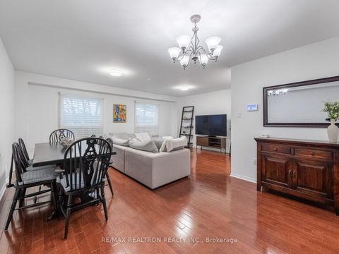 Photo 8 at 39 - 114 Leah Crescent, Beverley Glen, Vaughan