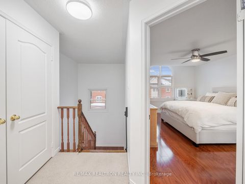 Photo 16 at 39 - 114 Leah Crescent, Beverley Glen, Vaughan