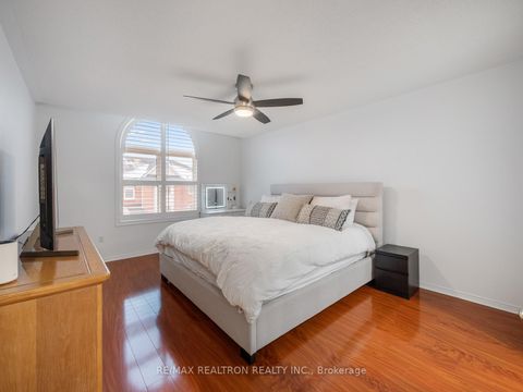 Photo 17 at 39 - 114 Leah Crescent, Beverley Glen, Vaughan