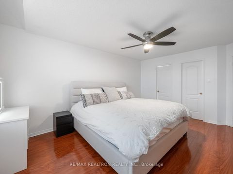 Photo 18 at 39 - 114 Leah Crescent, Beverley Glen, Vaughan