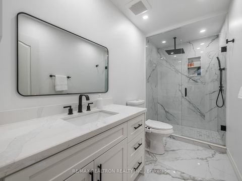 Photo 19 at 39 - 114 Leah Crescent, Beverley Glen, Vaughan