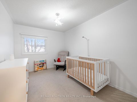 Photo 20 at 39 - 114 Leah Crescent, Beverley Glen, Vaughan