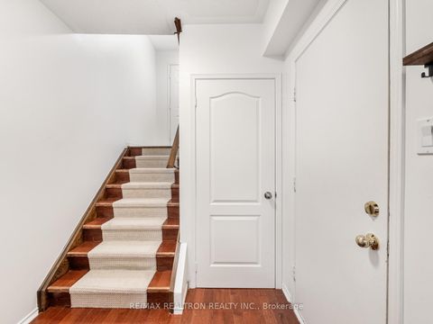 Photo 24 at 39 - 114 Leah Crescent, Beverley Glen, Vaughan