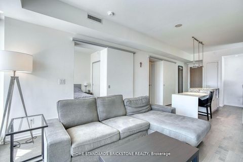 Photo 2 at 1306 - 1 Bloor Street E, Yonge Corridor, Toronto