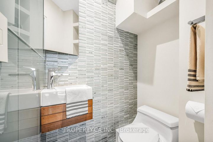 Photo 14 at 270 Euclid Avenue, Bellwoods, Toronto