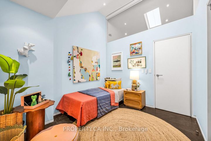 Photo 28 at 270 Euclid Avenue, Bellwoods, Toronto