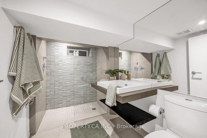 Photo 32 at 270 Euclid Avenue, Bellwoods, Toronto