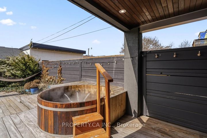 Photo 36 at 270 Euclid Avenue, Bellwoods, Toronto