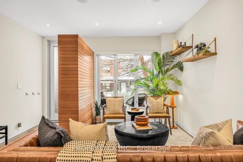 Photo 1 at 270 Euclid Avenue, Bellwoods, Toronto