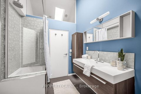 Photo 27 at 270 Euclid Avenue, Bellwoods, Toronto