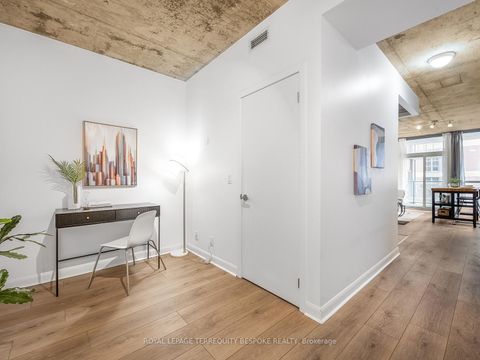 Photo 4 at 202 - 478 King Street W, Waterfront Communities C1, Toronto