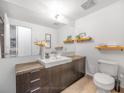 Photo 21 at 202 - 478 King Street W, Waterfront Communities C1, Toronto