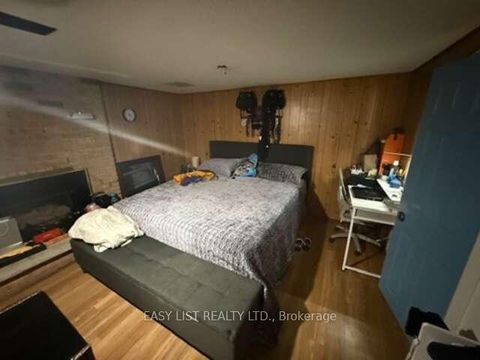 Photo 14 at 49 Blaydon Avenue, CFB, Toronto