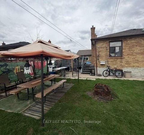Photo 18 at 49 Blaydon Avenue, CFB, Toronto