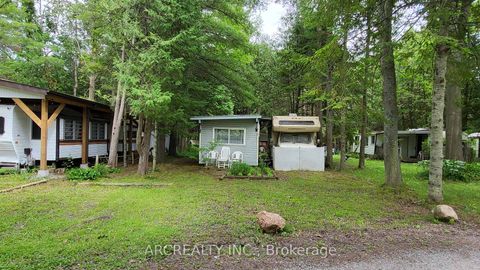 Photo 1 at 3 Chickadee Drive, Pefferlaw, Georgina