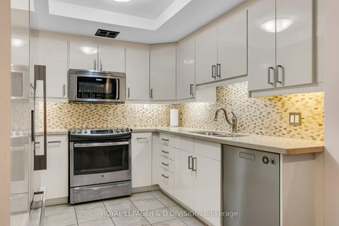 Photo 17 at 1001 - 5444 Yonge Street, Willowdale West, Toronto