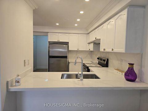 Photo 6 at 226 Canada Drive, Vellore Village, Vaughan