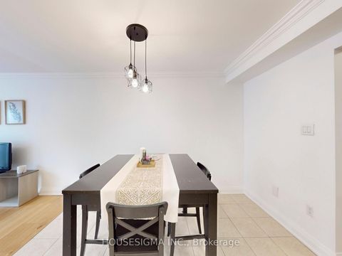 Photo 11 at 226 Canada Drive, Vellore Village, Vaughan